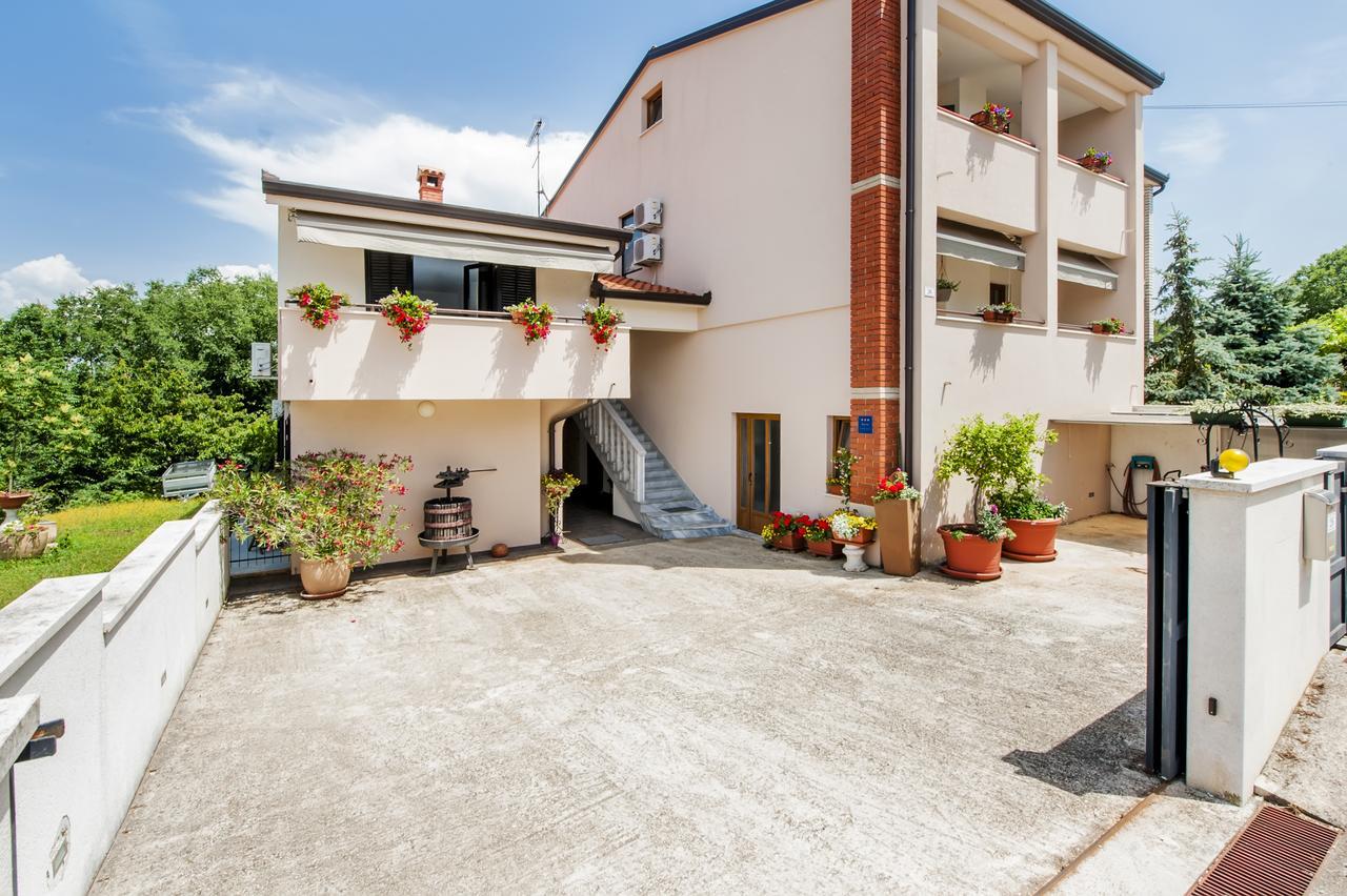 Cerin Apartment Ровинь Экстерьер фото