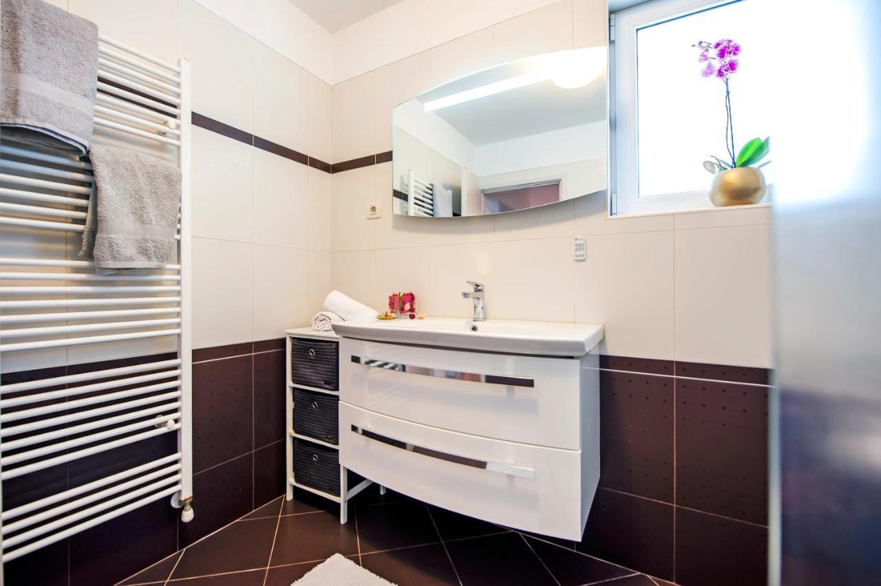 Cerin Apartment Ровинь Экстерьер фото
