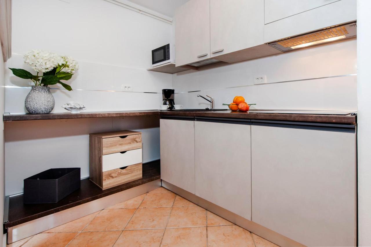 Cerin Apartment Ровинь Экстерьер фото